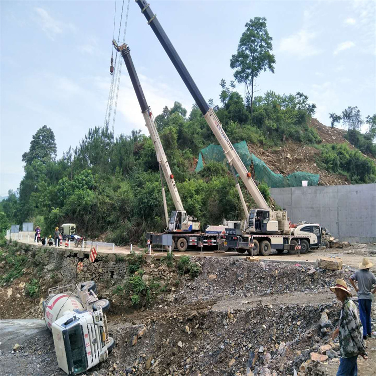 掇刀汽车掉沟里叫吊车救援要多少钱
