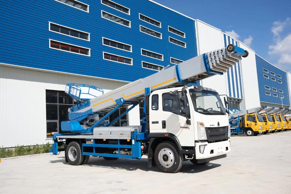 掇刀出租云梯车高空作业车 建筑垃圾搬运