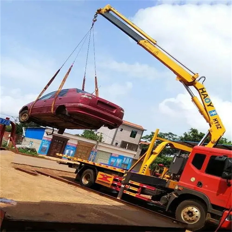 掇刀吊车吊汽车的正确方法